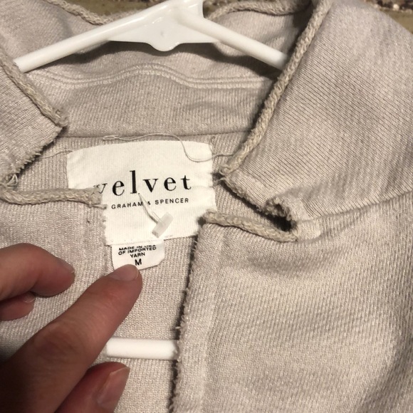 Taupe jacket in good condition, barely worn - Picture 2 of 3